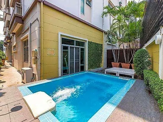 T Series Place Serviced 4*